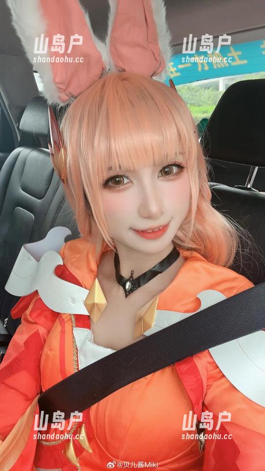 贝儿酱Miki 贝儿酱Miki的“御姐”原图,每个细节都让我想自摘个苹果但又不敢动。