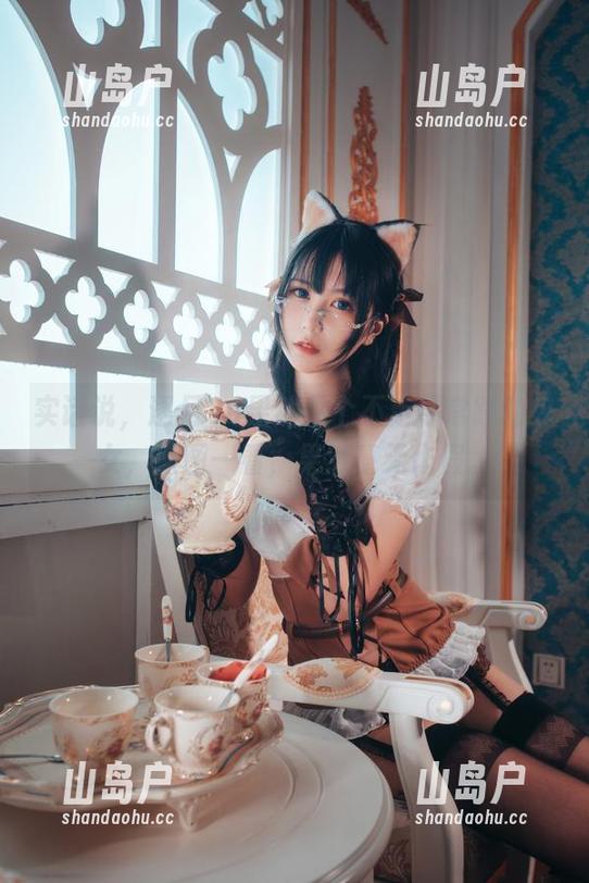 逐月Su 实话说,逐月Su果然是个不走寻常路的少女,原图一看,果然毫无作假。