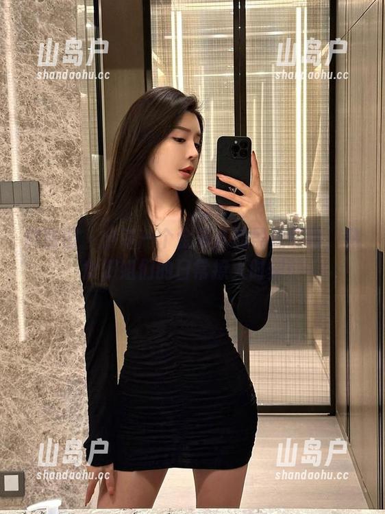 微密圈 - 分享一个金希儿的黑丝图包，熟女御姐们的日常撩人时刻！