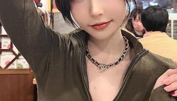 微密圈 – 陈妮妮UNI的长腿写真，难道是踩着云彩拍的原图吗？！