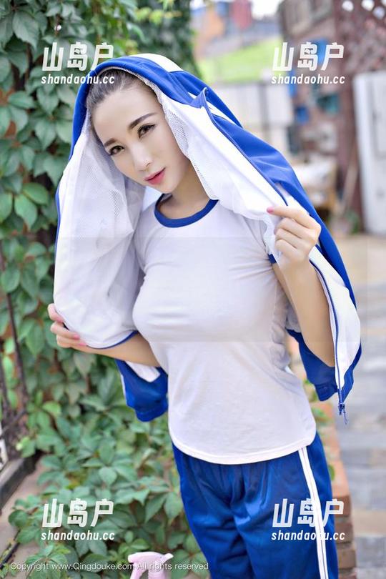 青豆客-艾小青 青豆客 - 女友图包脸皮真厚,艾小青借她的方式我没辙,作品不会轻易放过我这小心心吧?
