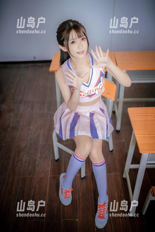 当圣人惠遇上兔女郎，鳗鱼霏儿的写真就这样融化成年轻时的梦…