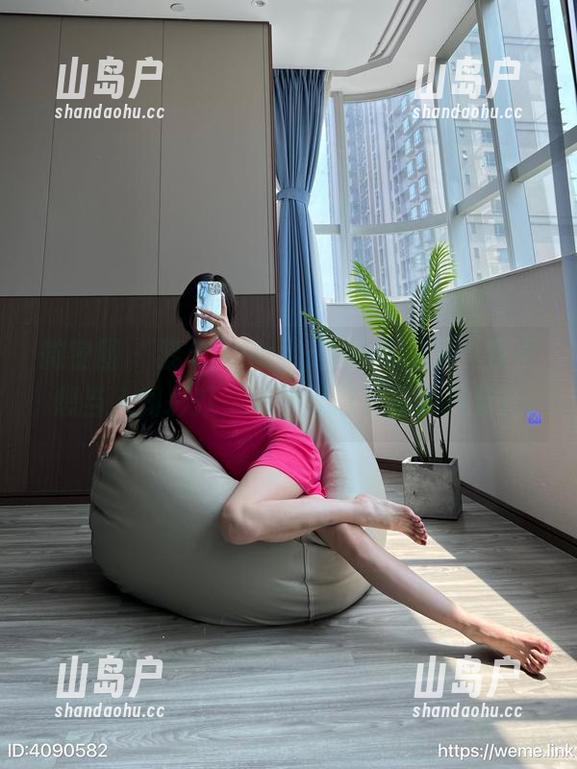 微密圈 - 黎允熙baby的红色美图：我不想当人间彩虹，结果变成了红色风暴！